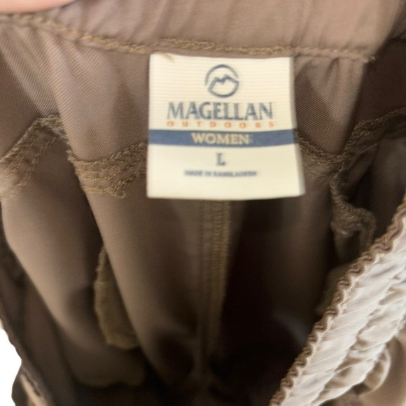 Magellan Women's L Large Convertible Hiking Pants Capri Shorts Outdoors Camping - Picture 7 of 7